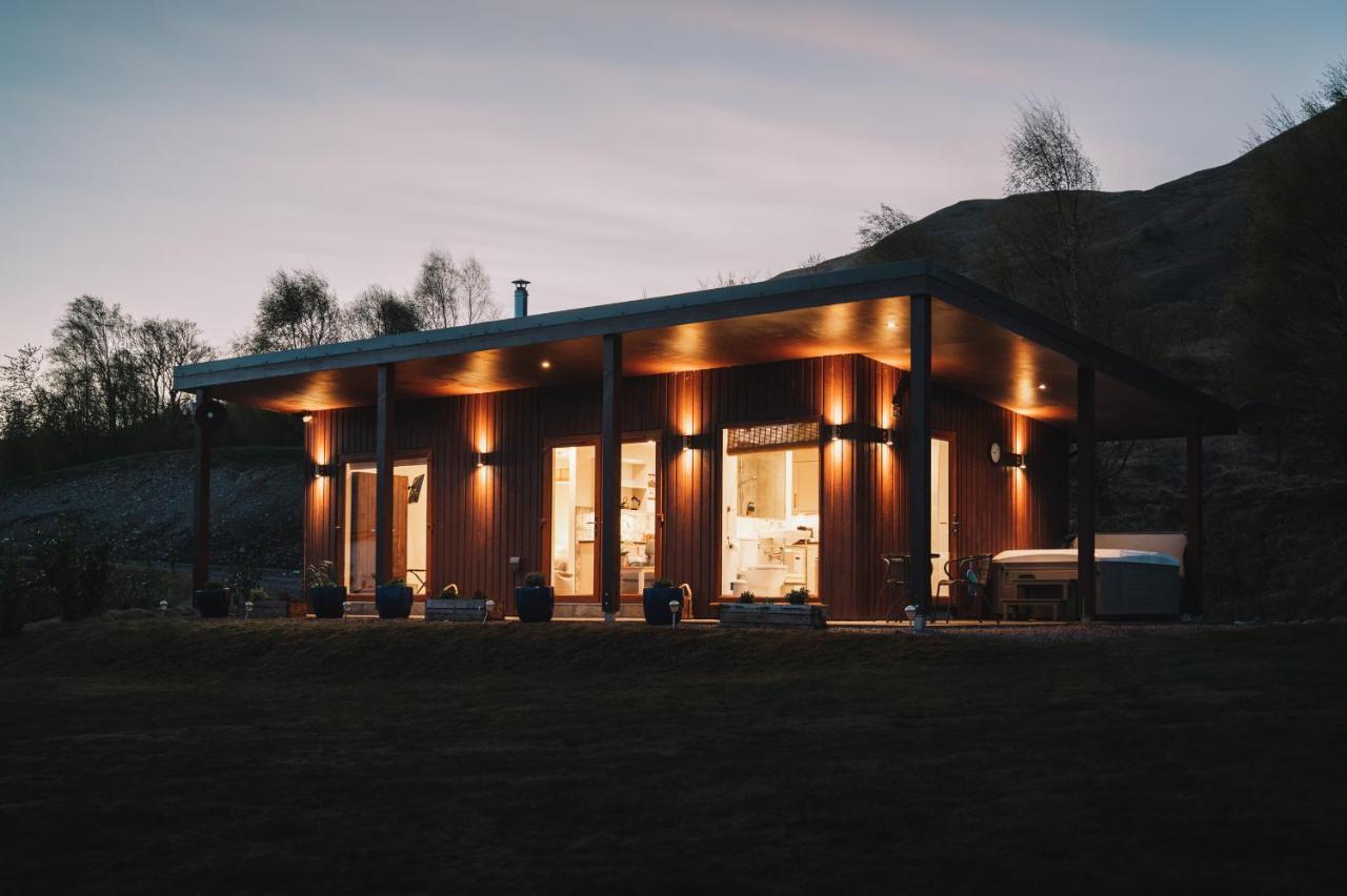 Apartament Frances' Sketch Pad With Hot Tub Fort William Zewnętrze zdjęcie