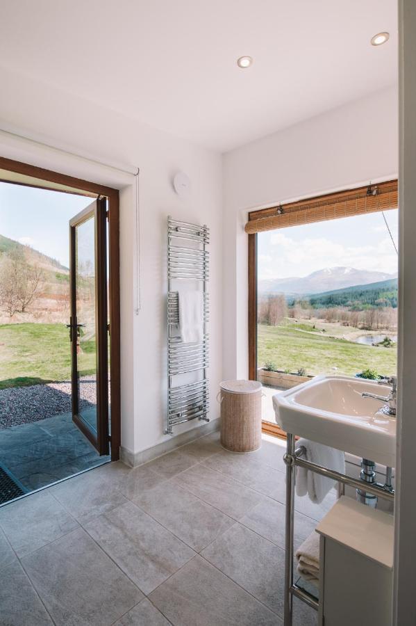 Apartament Frances' Sketch Pad With Hot Tub Fort William Zewnętrze zdjęcie
